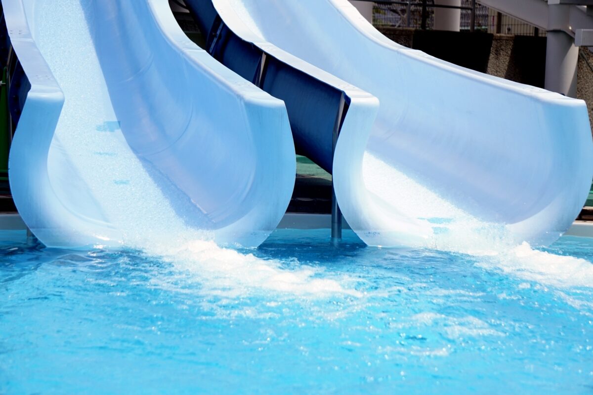 ウォータースライダー